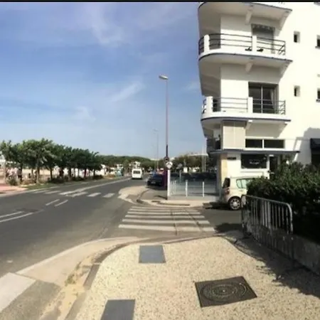 Joli Studio, 4 Personnes Max, 50m Apartment